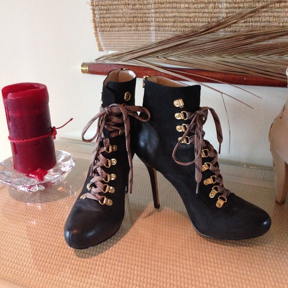 Ladies Boutique 9 black lacy up boots